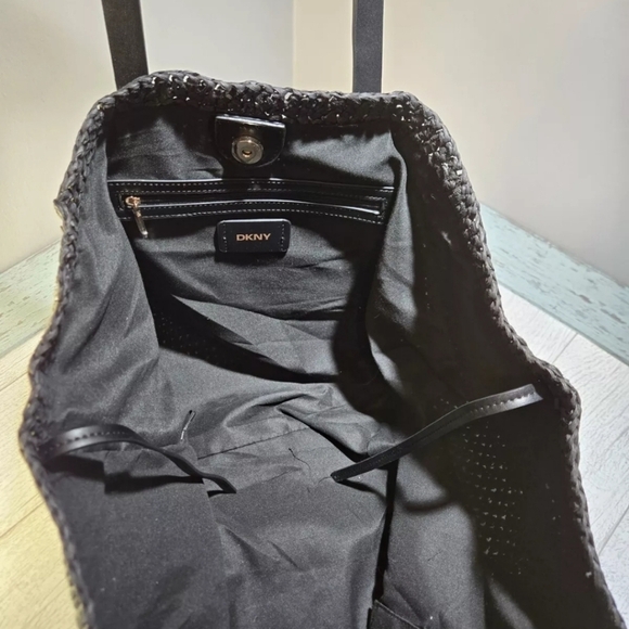 DKNY PALOMA R41ADF62 XL Black Tote, NWT MSP$148 - Picture 6 of 9